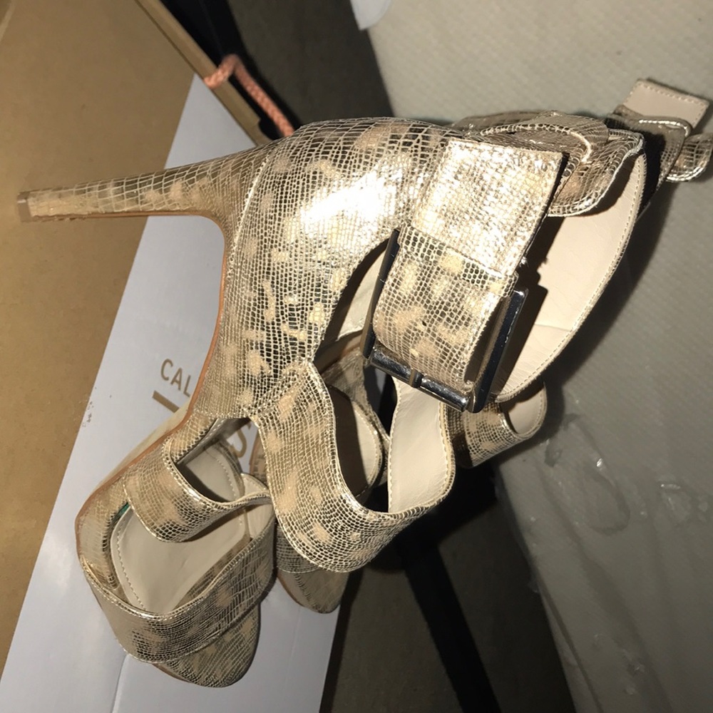 Heels - Picture 2 of 3